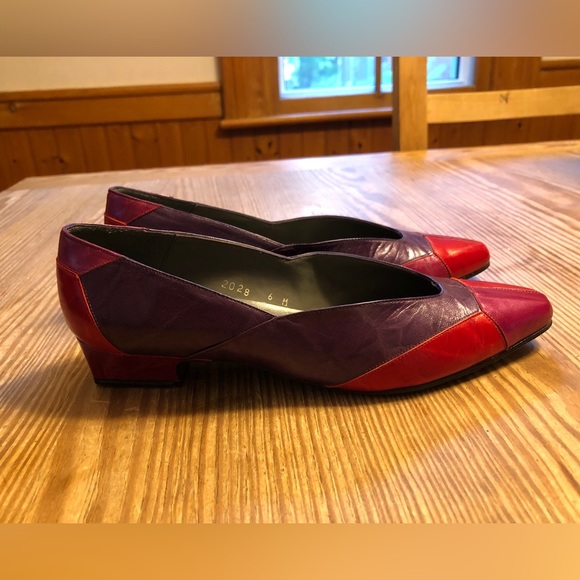 Margaret Jerrold ladies leather low block heeled pump. Size 6M. - Picture 2 of 9